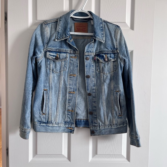 Levi's Jackets & Blazers - Levi's Light Wash Denim Jacket